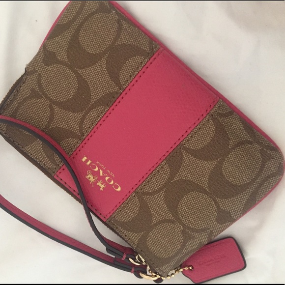 Coach Accessories - Coach wristlet Coach Accessories - Coach wristlet